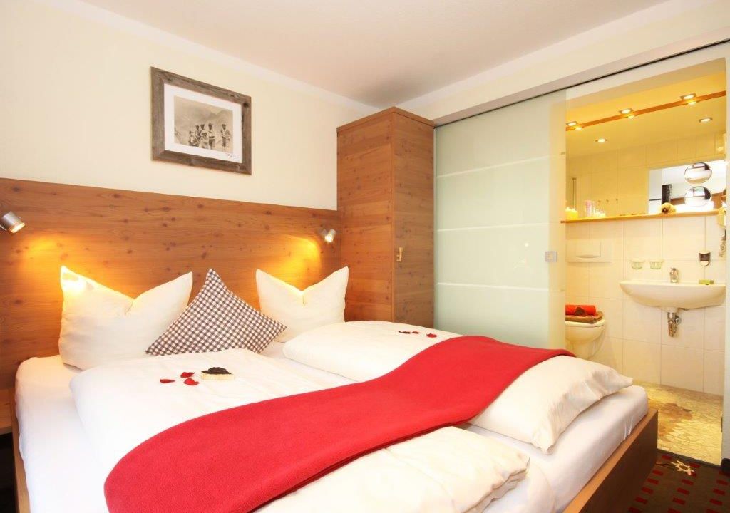 Landhotel Alphorn Doppelzimmer mit Balkon