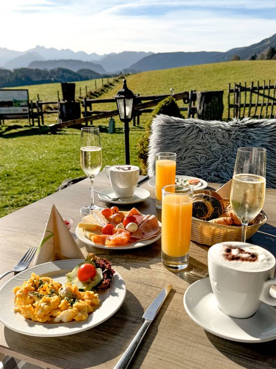 Frühstück im Landhotel Alphorn