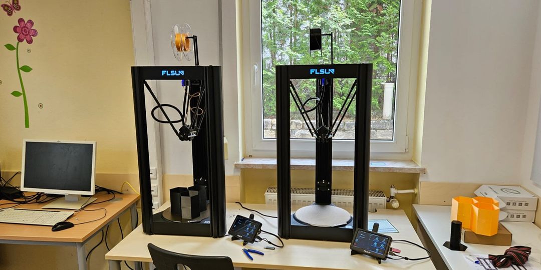 Freundeskreis spendet zwei moderne 3D Drucker