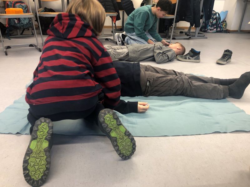 Eine Doppelstunde mit den Schulsanitätern