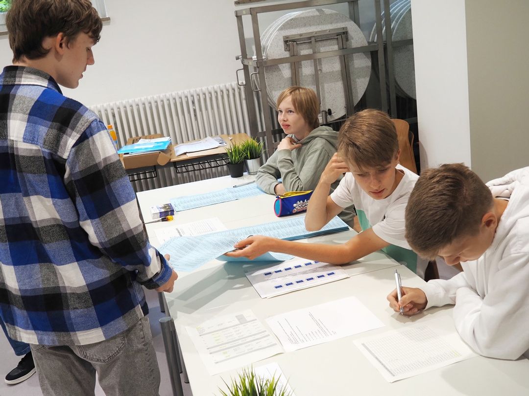 Das MTG (alle 9. Klassen) erprobt sich in Demokratie