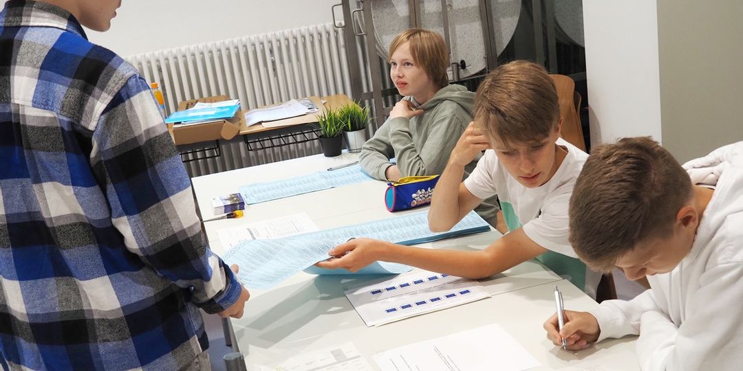 Das MTG (alle 9. Klassen) erprobt sich in Demokratie