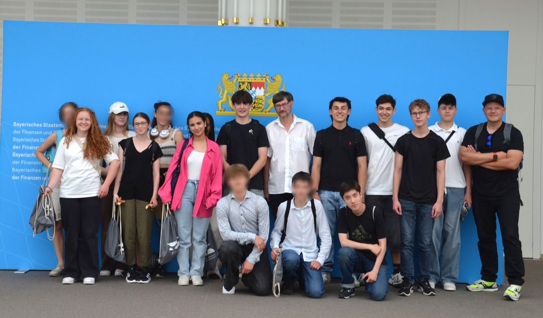 Lernort Staatsregierung: Mit der Klasse 10c im Heimat-und Finanzministerium Nürnberg