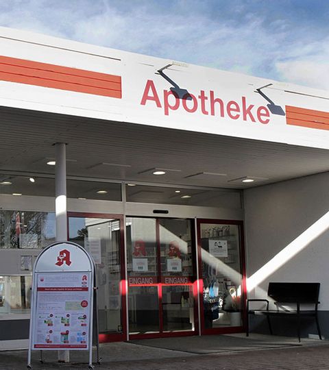 Außenansicht Schlossapotheke Mittelrain