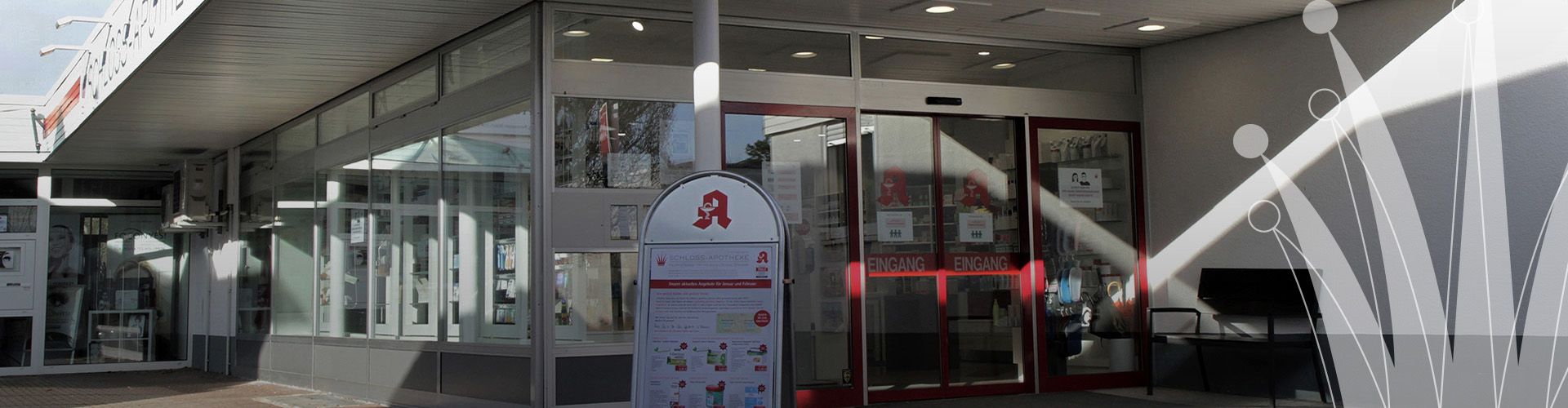 Außenansicht Schlossapotheke Mittelrain