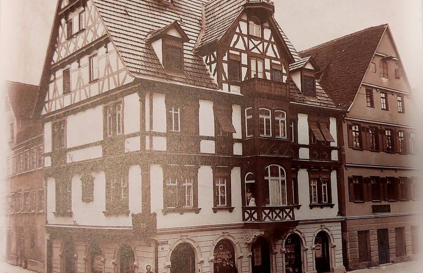 Seitenansicht Schlossapotheke von 1900