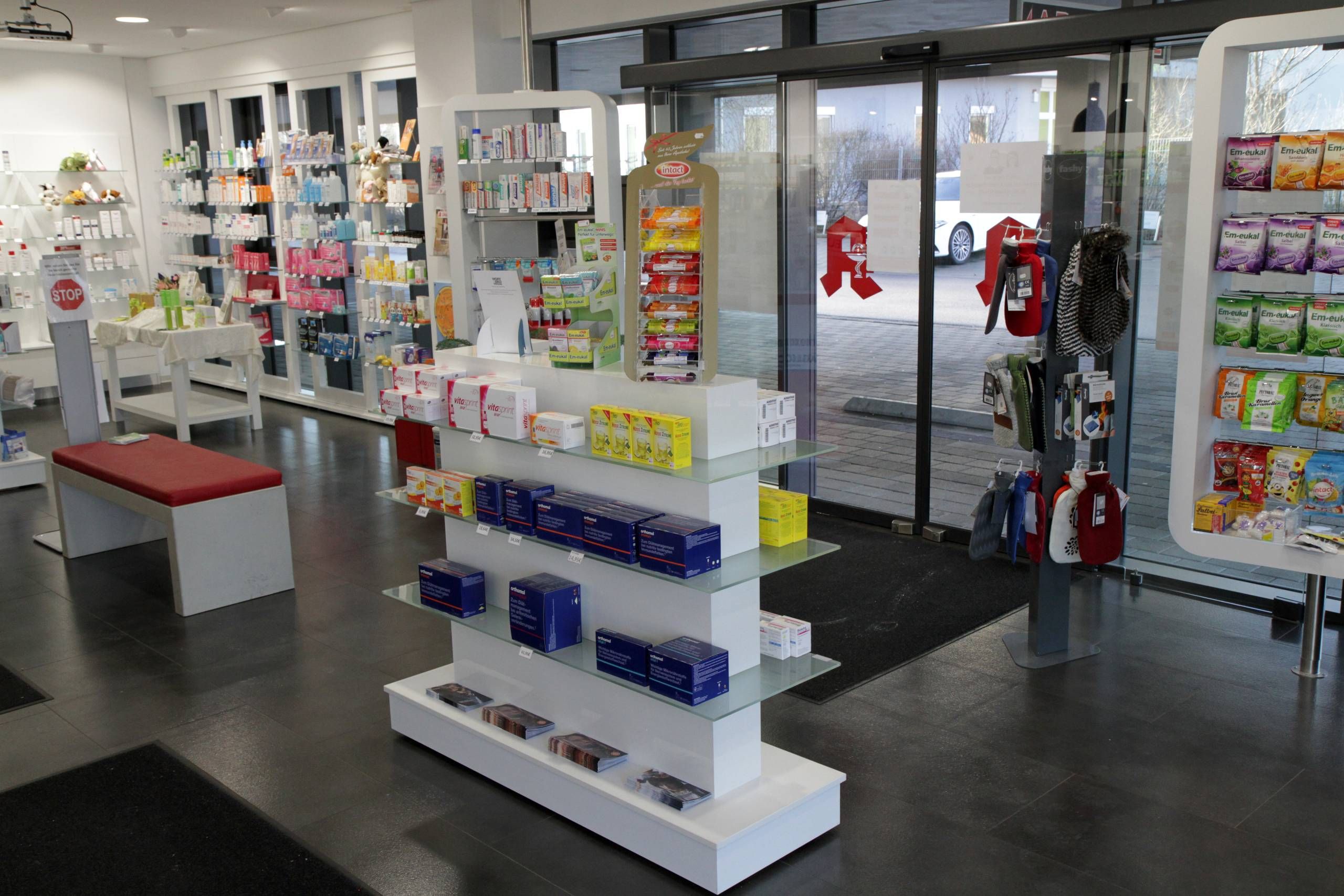 Innenansicht der Schlossapotheke Kurze Strasse