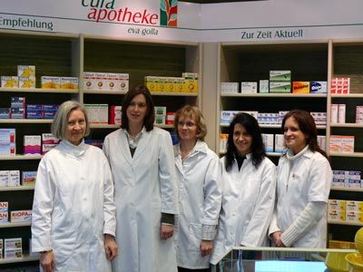 Mitarbeiter Gruppenfoto 2007 bei Übernahme der Cura Apotheke in Feucht