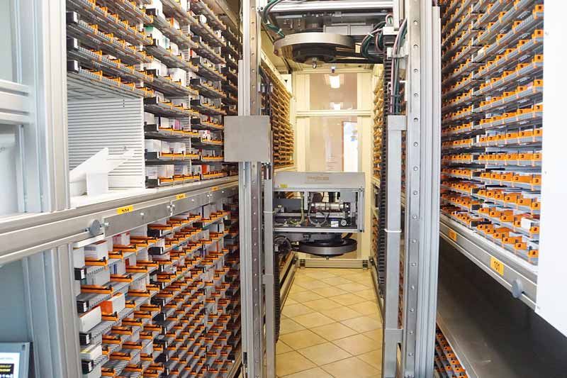 Koenigs-Apotheke- Kommissionierautomat