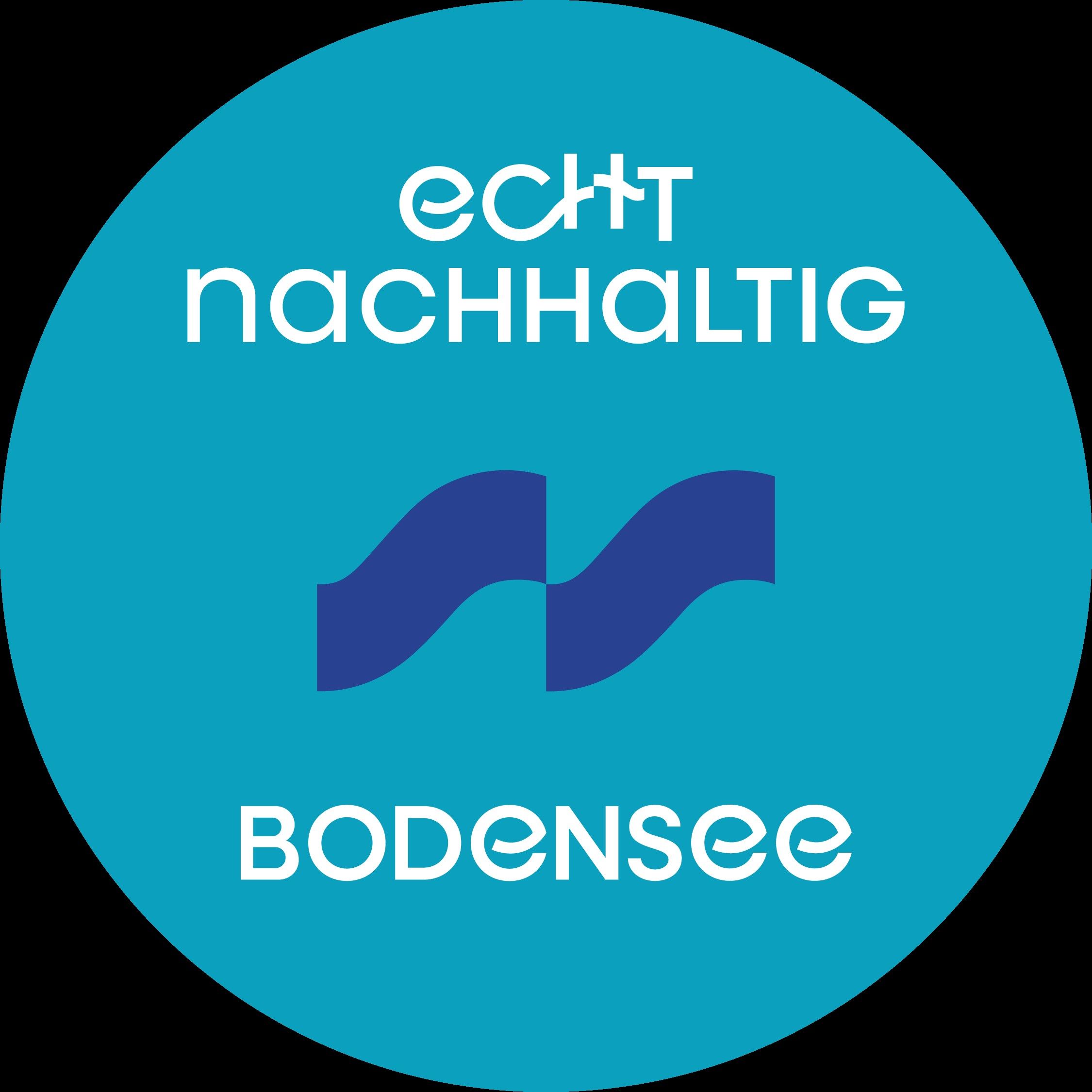 Logo echt nachhaltig Bodensee: stilisierte dunkelblaueWellen auf hellblauem Grund