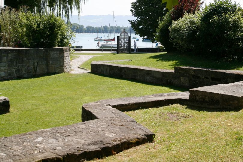 Mauernfund Ausgrabungsstelle auf der Halbinsel in Wasserburg am Bodensee.