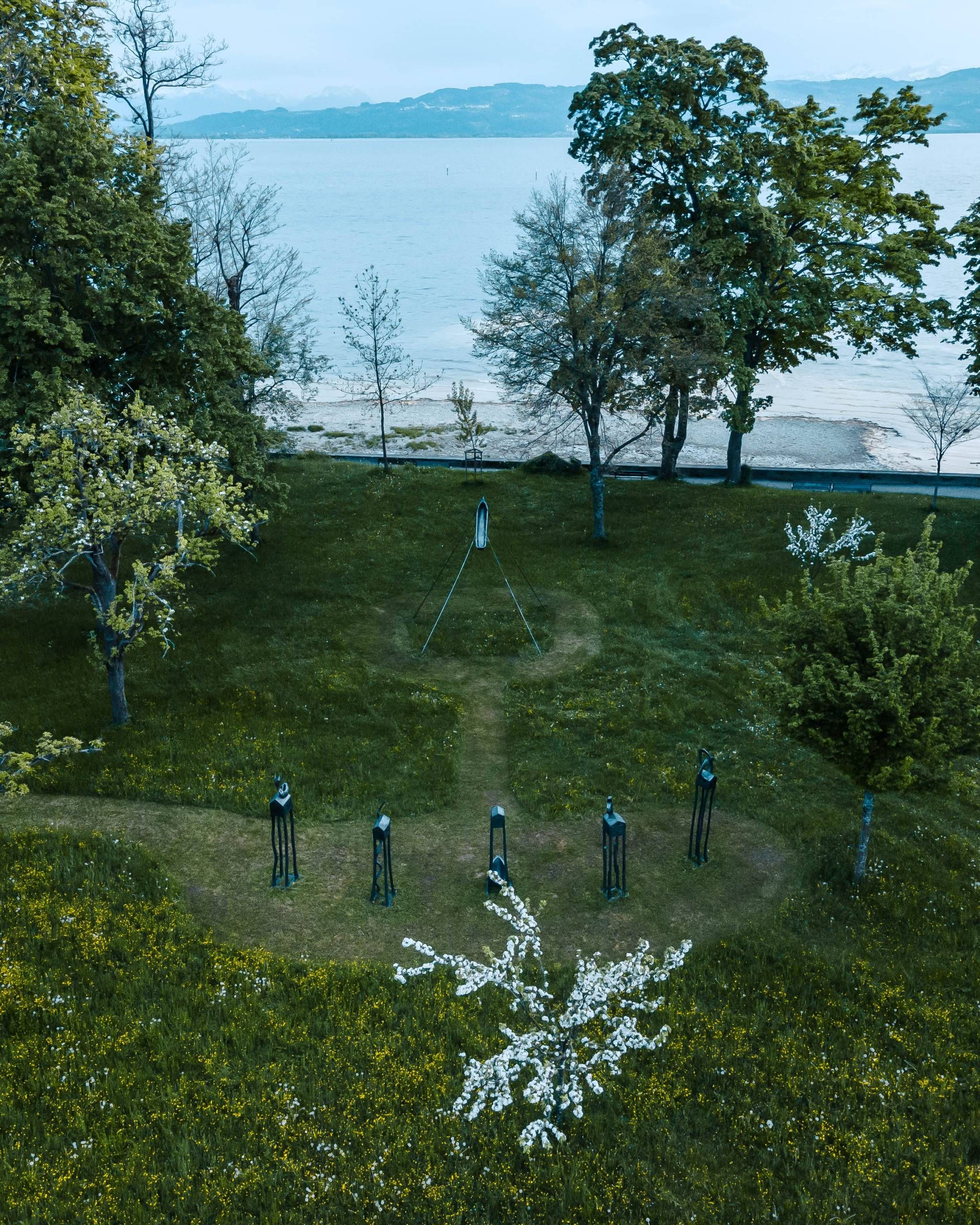 Kunst von Max Roth auf der Gamswiese in Wasserburg Bodensee
