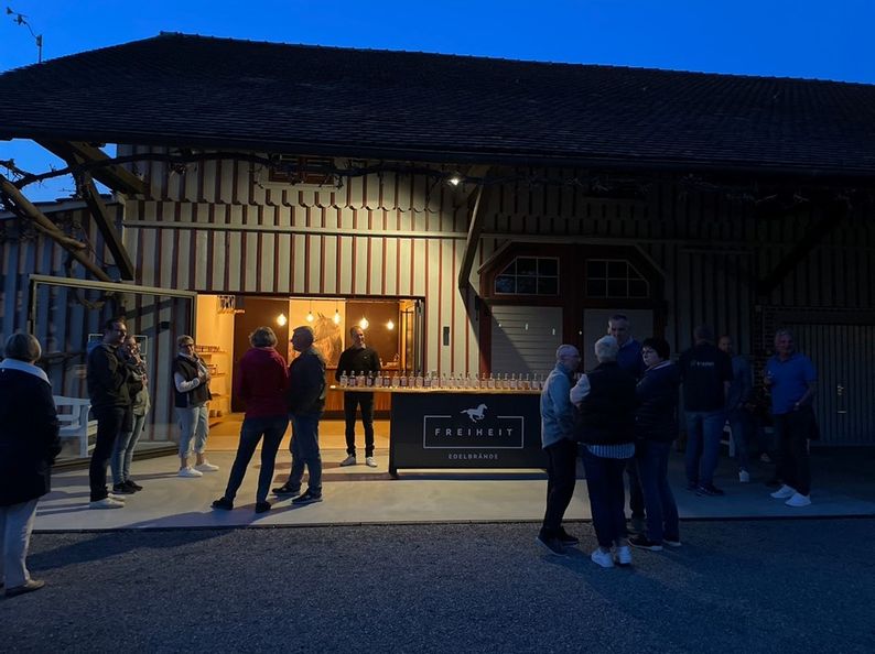 Edelbrand- und Likörverkostung-Obst- und-Ferienhof Schwand