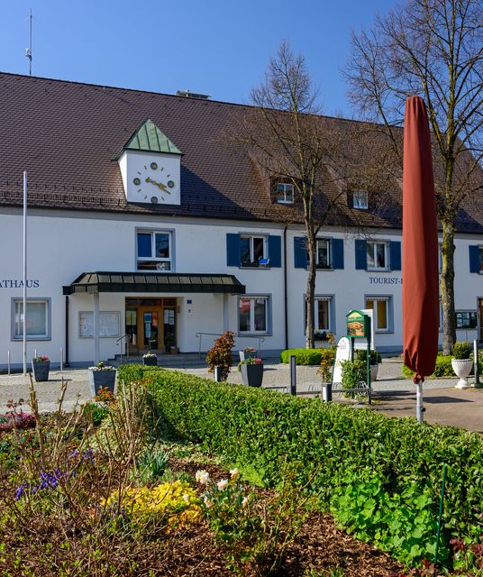 Die Außen Ansicht vom Rathaus und der Tourist-Information in Wasserburg am Bodensee
