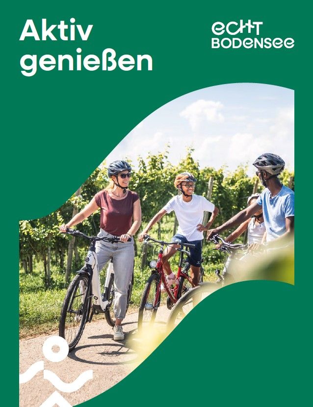 Titel Bild Broschüre Aktiv genießen - Radfahren am Bodensee. Mehrere Radfahrer auf der Broschüre zu sehen.
