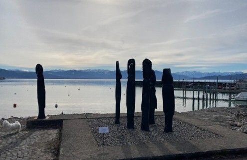 Skulpturen Stephan Guber auf der Halbinsel in Wasserburg