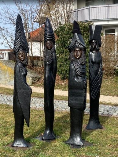 Skulpturen Stephan Guber auf der Halbinsel in Wasserburg