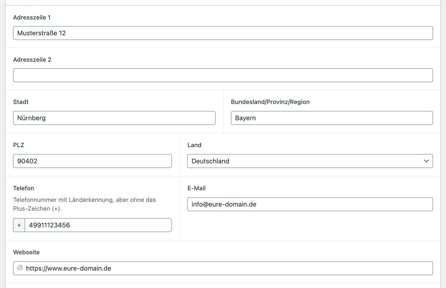 Neue Adresse mit Beispielwerten: Adresszeile 1 Musterstraße 12, Stadt Nürnberg, Bundesland Bayern, PLZ 90402, Land Deutschland, Telefon 49911123456 ohne Pluszeichen, E-Mail info@eure-domain.de und Webseite https://www.eure-domain.de