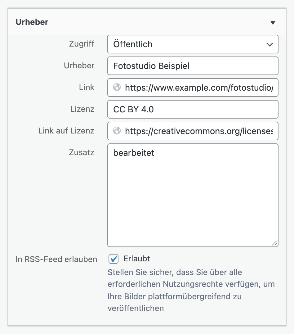 Bereich „Urheber“ in den Angaben zum Bild, ausgefüllt mit Beispielwerten: Zugriff Öffentlich, Urheber „Fotostudio Beispiel“, Link, Lizenz „CC BY 4.0“, Link auf Lizenz, Zusatz „bearbeitet“ und Haken bei „In RSS-Feed erlauben“