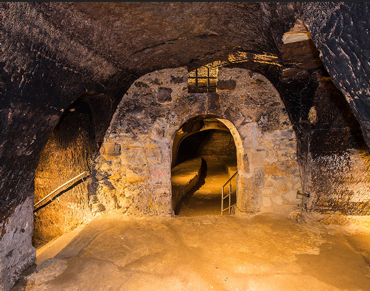 Bayerns größtes Felsenkeller-Labyrinth in Schwandorf entdecken!