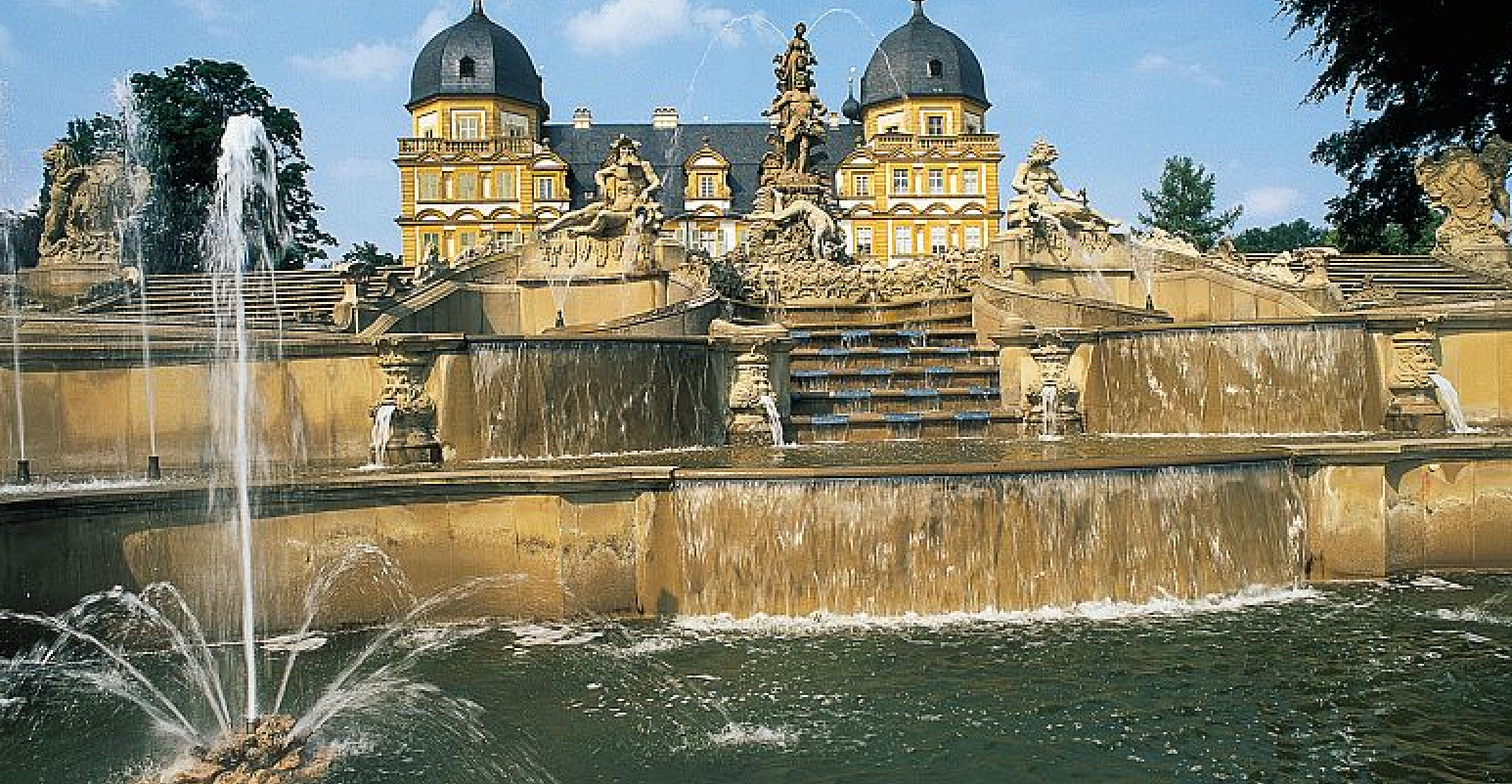 Von Fr. 26. - So. 29.5.23 lädt der "Frühling in Schloss Seehof" zu Fünf Konzerte mit Spitzenmusikern in traumhaft schöner Atmosphäre