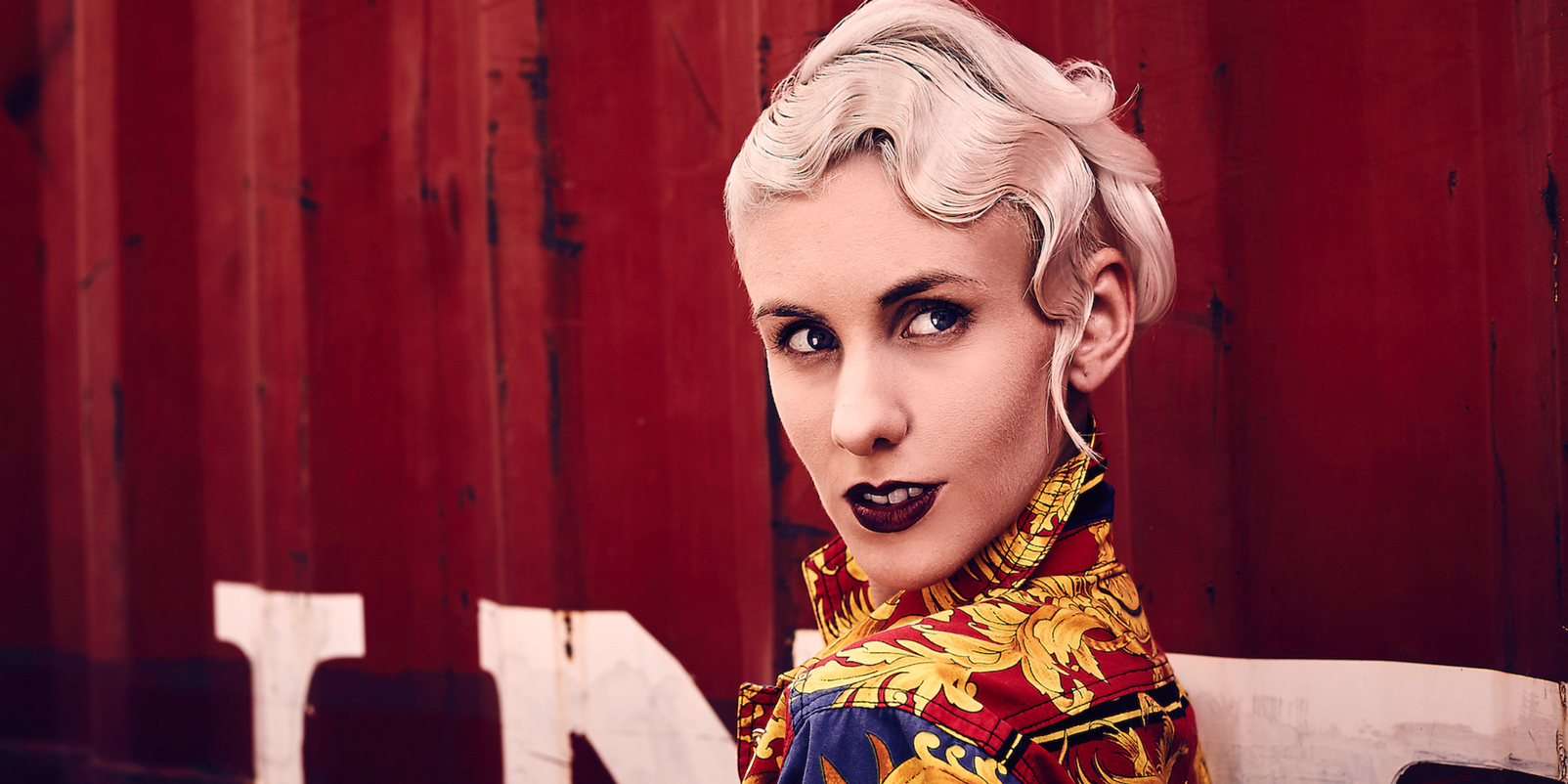 Lisa Eckhart – die österreichische Kabarettistin kommt nach Erlangen