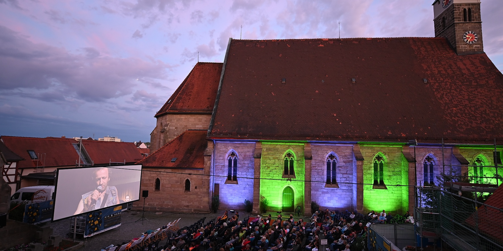 Vom 2. bis 11. Juni 2022 findet wieder das beliebte Open-Air Kino am Kirchplatz statt