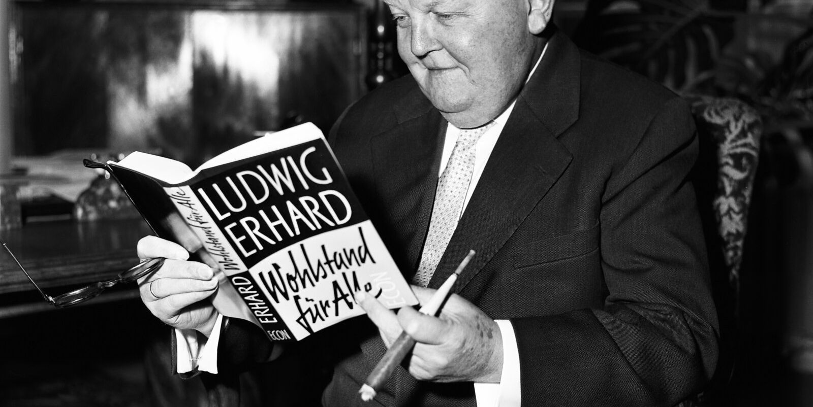 Das Ludwig Erhard Zentrum in Fürth begeistert mit Sommerhighlights wie Führungen, Familienangeboten und Afterwork-Events im Café Luise.
