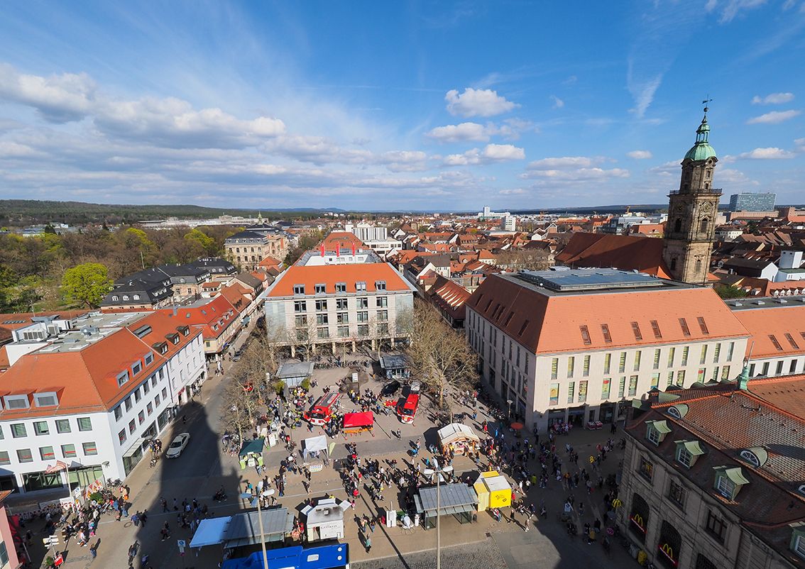 Erlanger Frühling – Blick auf den Hugenottenplatz