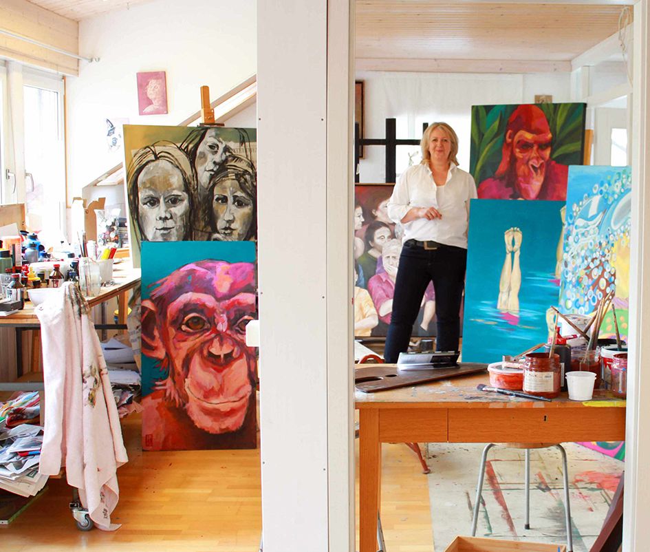 Einblick in die Bildende Kunst: Besucher bei einem offenen Atelier im Landkreis Forchheim