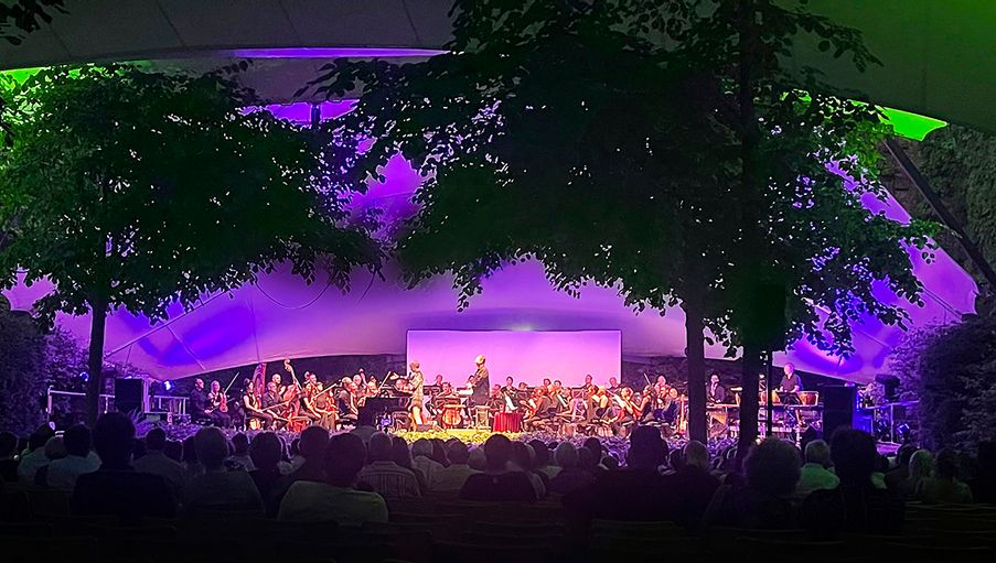 Emotionale Konzertabende im Serenadenhof: Tango, Kino für die Ohren, Oper, Saxofon, Swing, Latin Jazz und spanisch-humorvolle Abende. das ist der Musiksommer im Serenadenhof Nürnberg