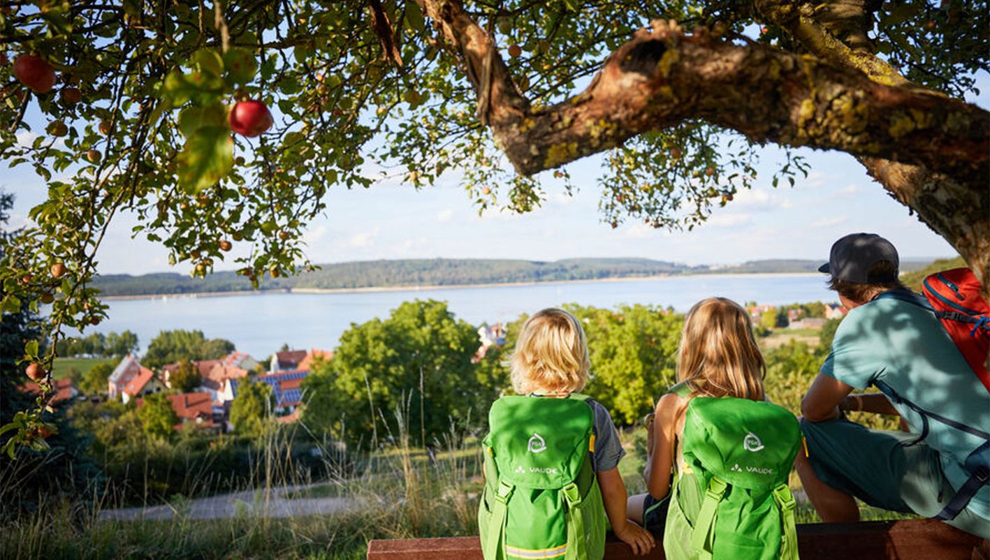 Entdecke Wandertouren in der Metropolregion Nürnberg: Wandern im Altmühltal, Weinhorizonte Haßberge, Gipfel-Hopping, Wiesenttal Trail und Schluchten und Seen.
