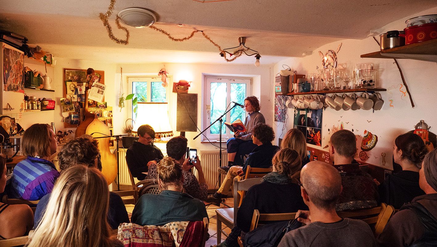 book:ed Sprizz 2023: Erlangens junges Wohnzimmer-Literaturfestival am 10. und 11.11.