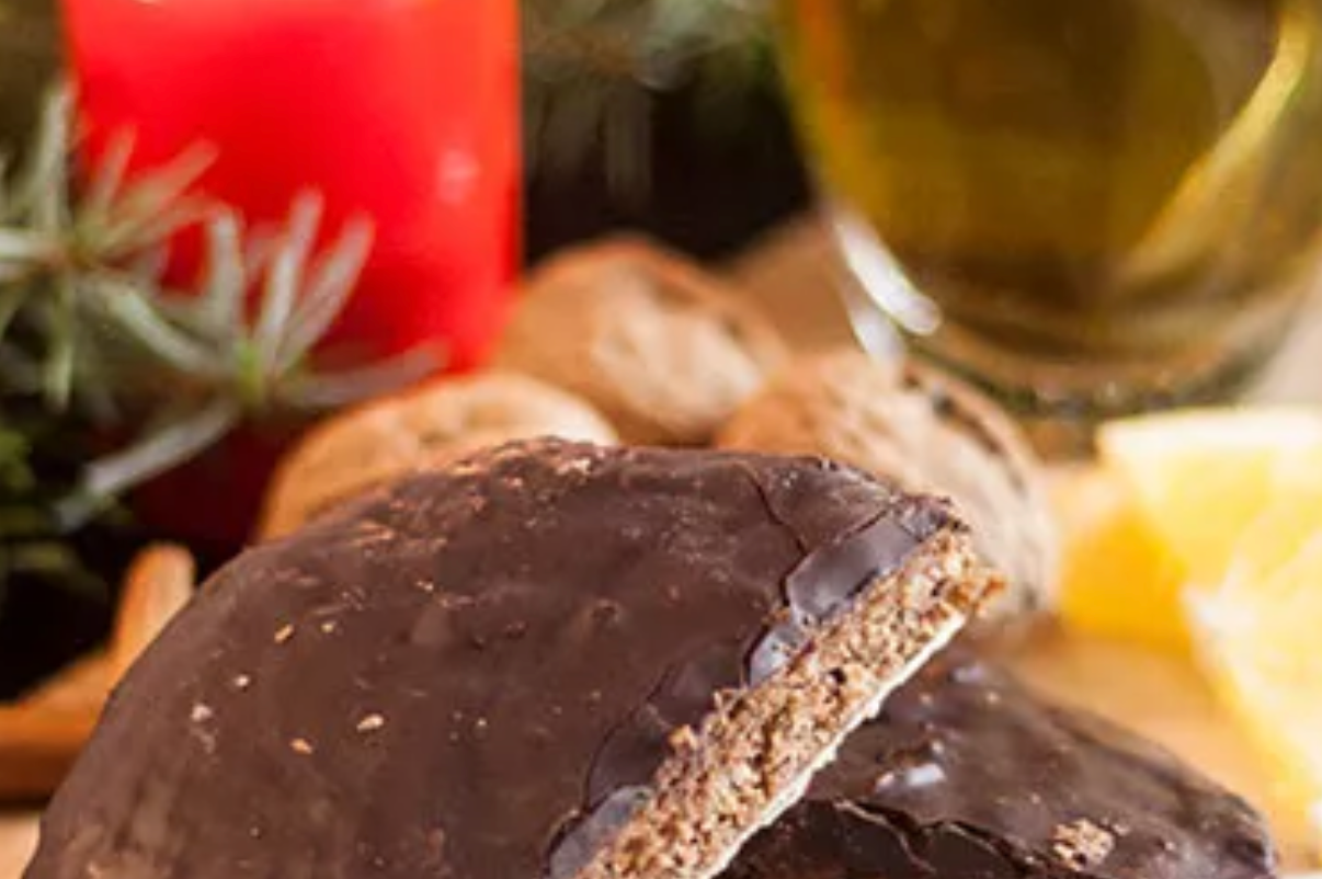 Tradition und Genuss: Der Nürnberger Lebkuchenmarkt vor der Lorenzkirche noch bis 5. November 23