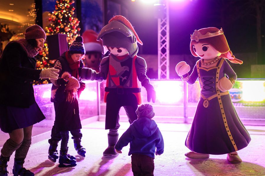 Winterzauber im PLAYMOBIL-FunPark: Schlittschuhspaß, Kletterabenteuer und Magie rund um den Piratensee!