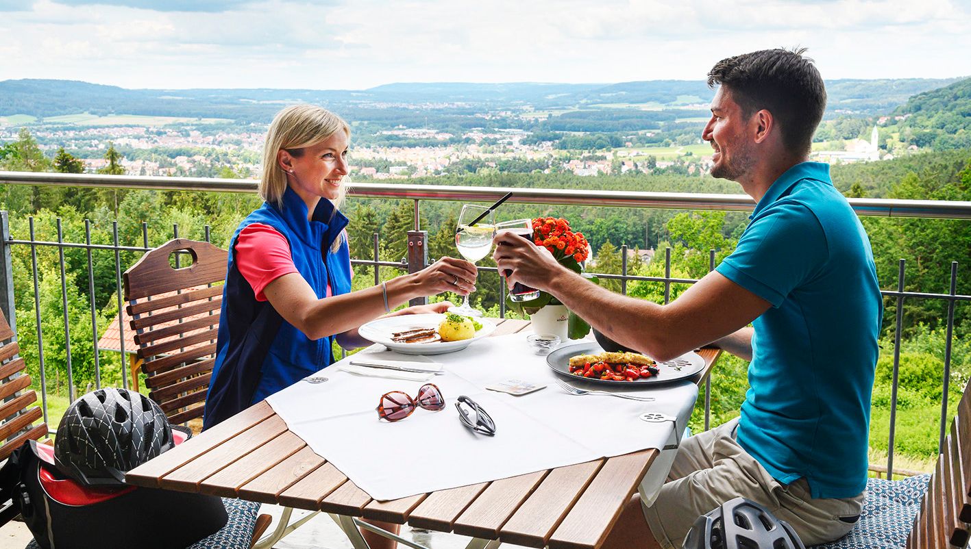 Zwei Karten, eine Stadt: Entdecke Neumarkt mit der CityCard und der Gastro-Card !