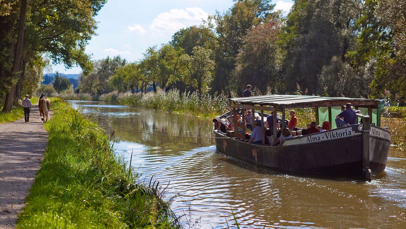 Treidelfahrt am Alten Ludwigs Kanal in Berching 
