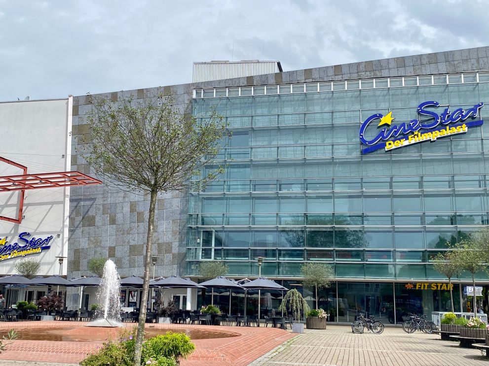 CineMoments im CineStar Erlangen: Besondere Nachmittagsvorstellungen für Senior:innen, die ein unterhaltsames Kinoerlebnis suchen.