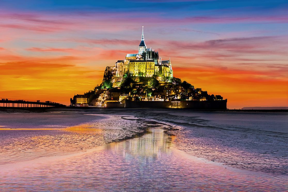 Besucher des Fernweh Festival 2024 genießen inspirierende Vorträge und spannende Workshops zu Reisen, Fotografie und Outdoor-Aktivitäten.