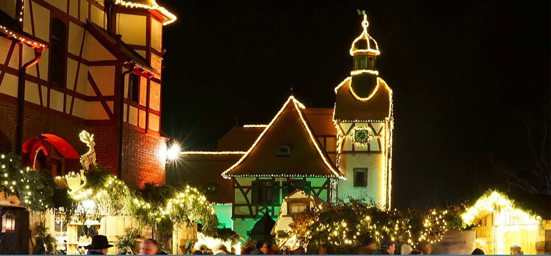 Weihnachtsmärkte in Mittelfranken: Stimmungsvolle Szene aus Dinkelsbühl, Landkreis Roth und Gut Wolfgangshof.