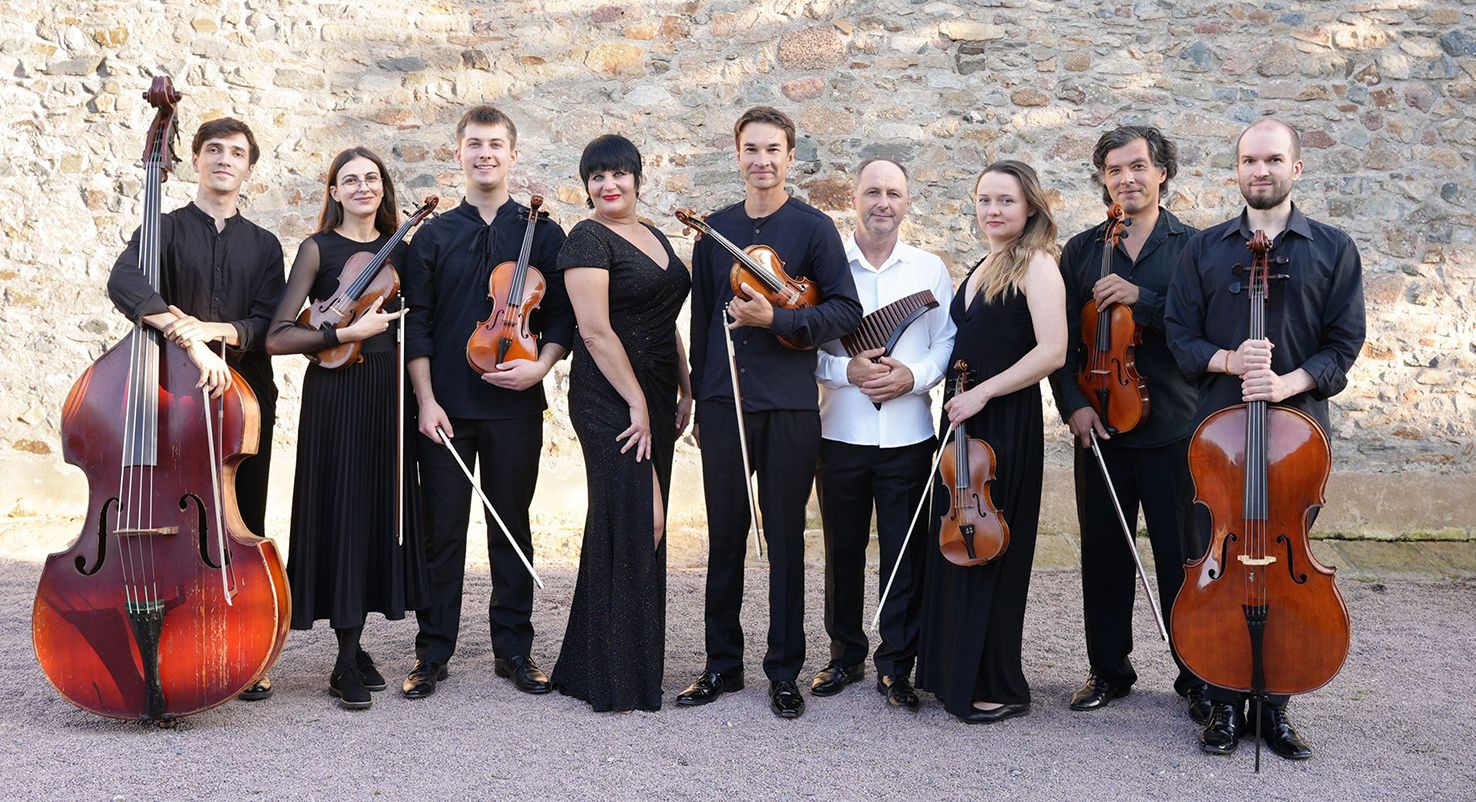 The Chambers - das gesamte Ensemble. Gewinnen Sie Tickets und erleben Sie sie live!