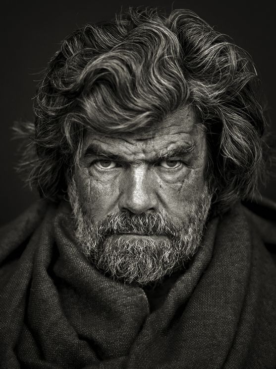 Reinhold Messner hält seinen Vortrag „Kalipé – Immer ruhigen Fußes“ in Erlangen.