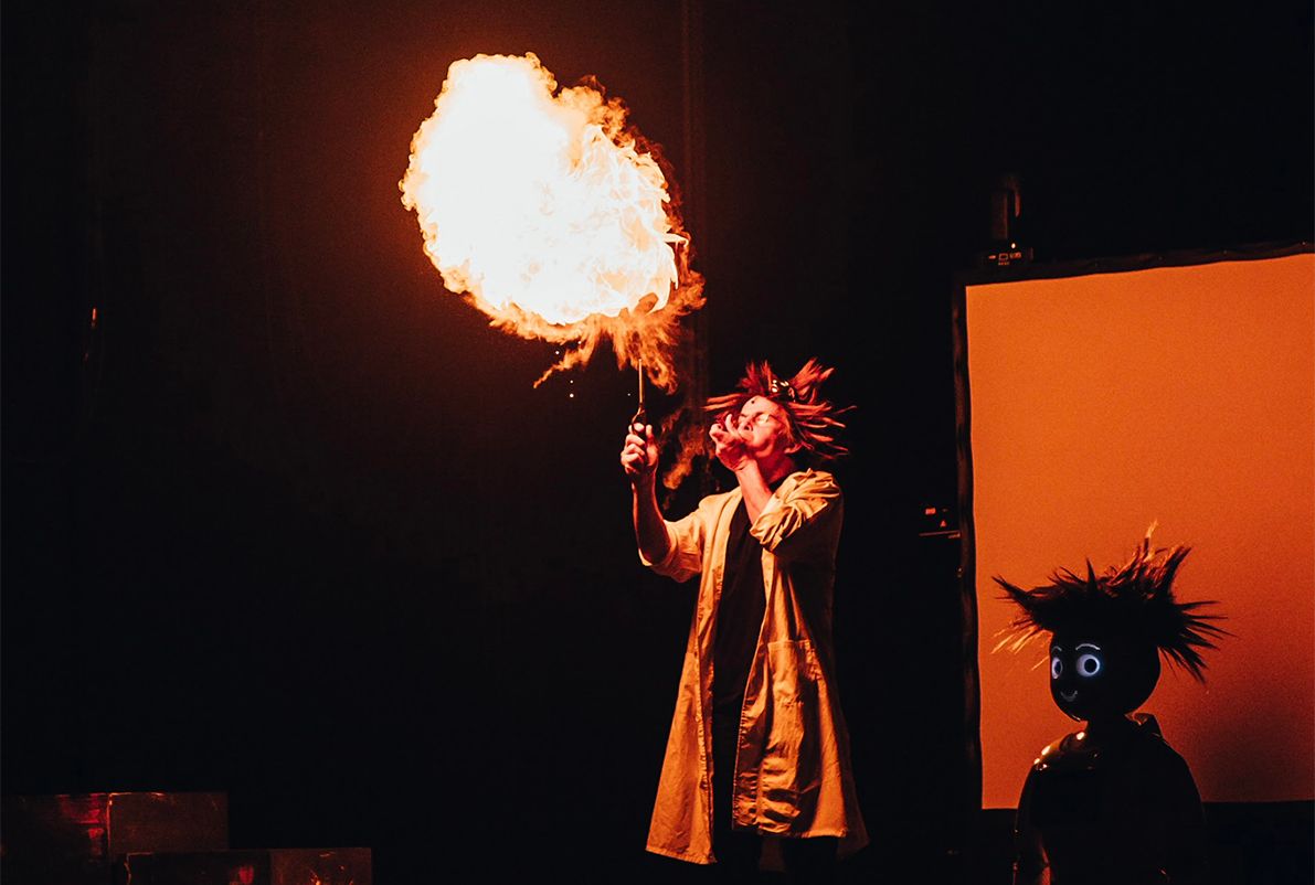 Professor Bummbastic begeistert mit seiner interaktiven Wissenschaftsshow «KNALLEGRA».