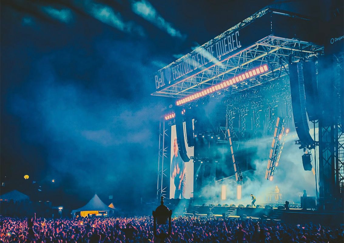 Gänsehaut-Atmosphäre pur: So feiert die Menge beim Robbie Williams Tribute Erlangen – bald auch auf der Kulturinsel Wöhrmühle!