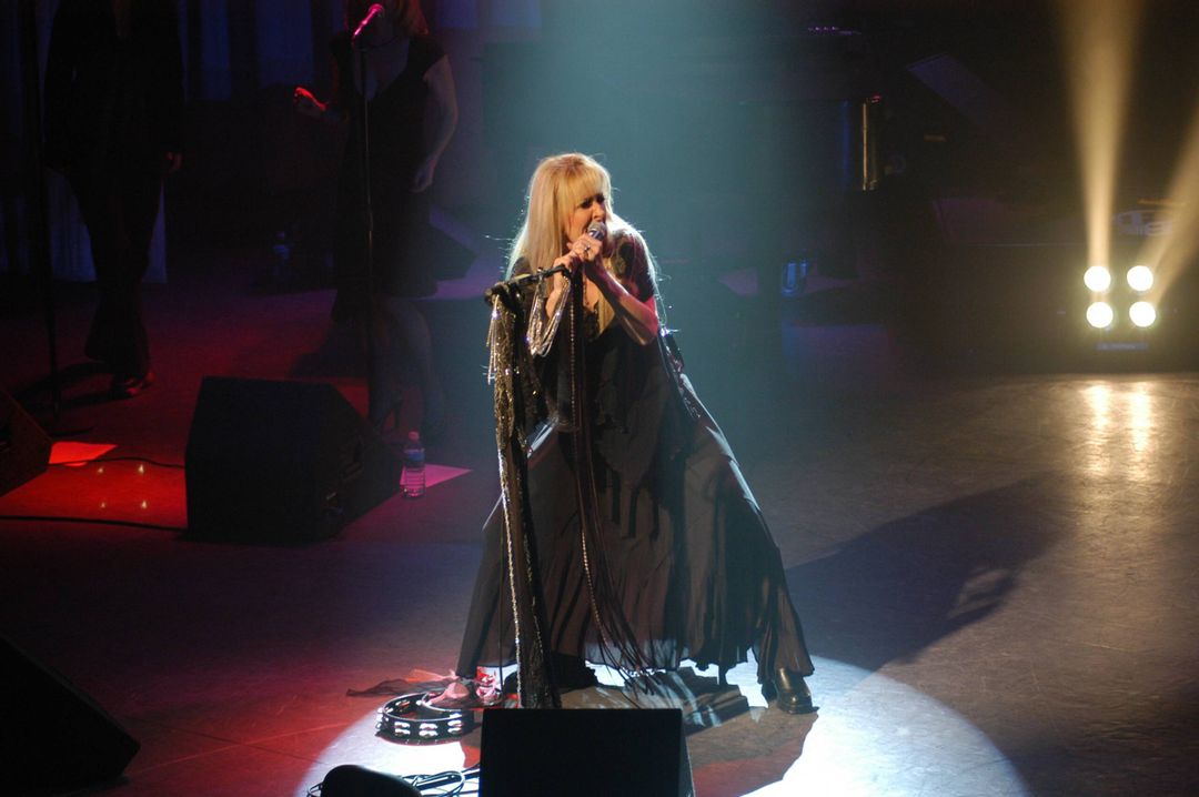 Michelle Tyler als Stevie Nicks bei MIRAGE – Visions of Fleetwood Mac | Die preisgekrönte Tribute-Show kommt am 06.11.2025 nach Nürnberg
