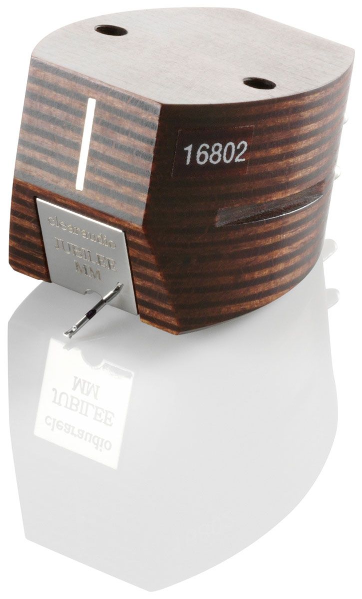 clearaudio cartridge with an exquisite brown-grained housing made from hand-polished wood.