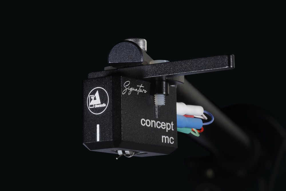 Close-up of the black clearaudio 