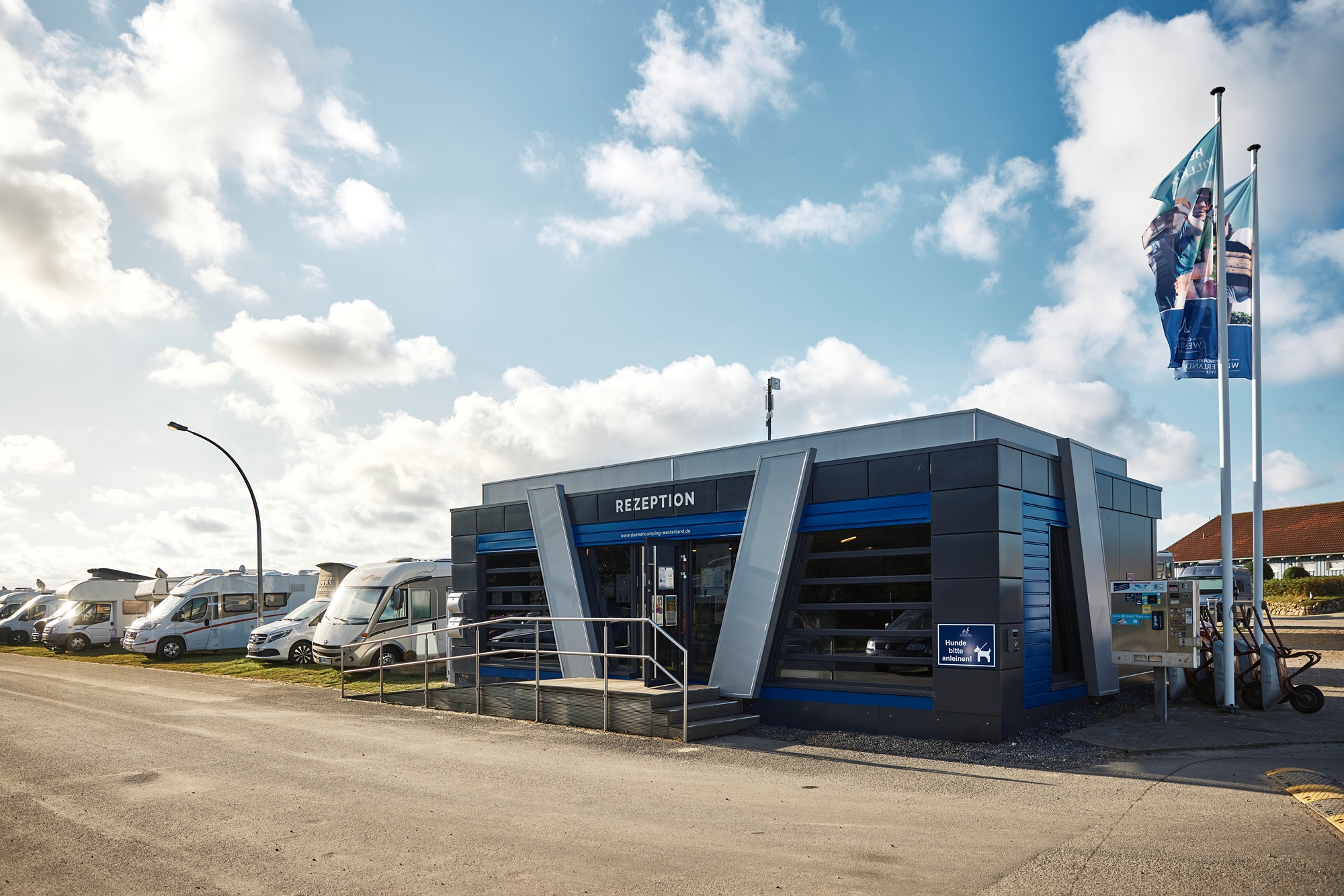 Außenansicht der Rezeption des Campingplatz Westerland auf Sylt