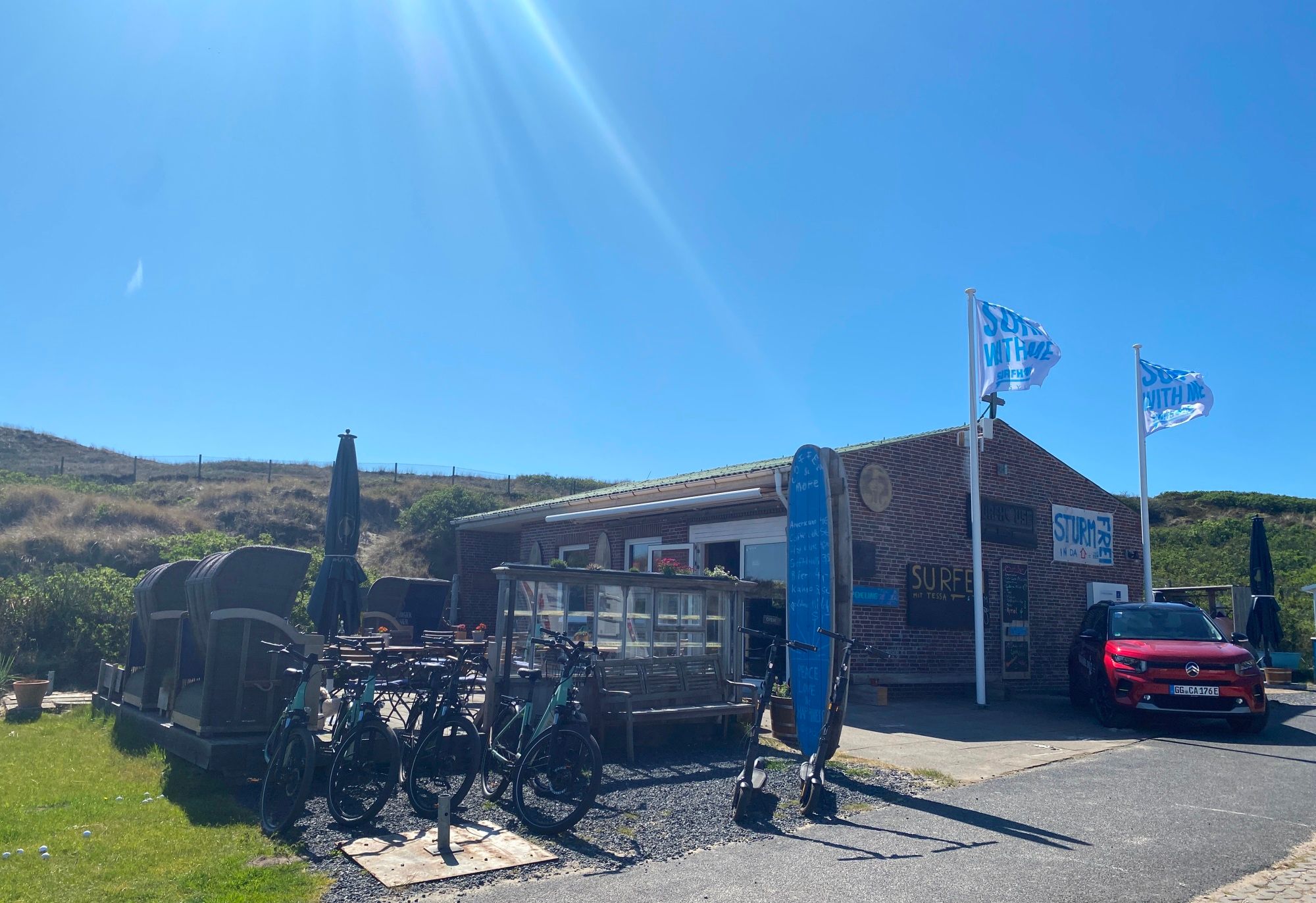 Surfhouse Sylt - Surfschule, Surfmaterialverleih und E-Mobility Center auf dem Campingplatz Westerland