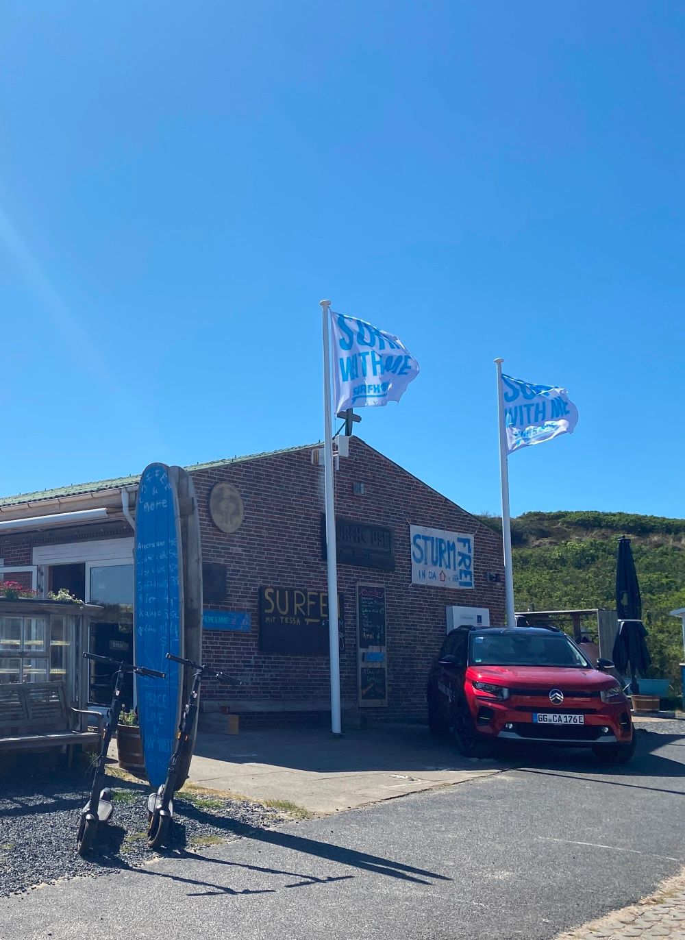 Surfhouse Sylt - Surfschule, Surfmaterialverleih und E-Mobility Center auf dem Campingplatz Westerland